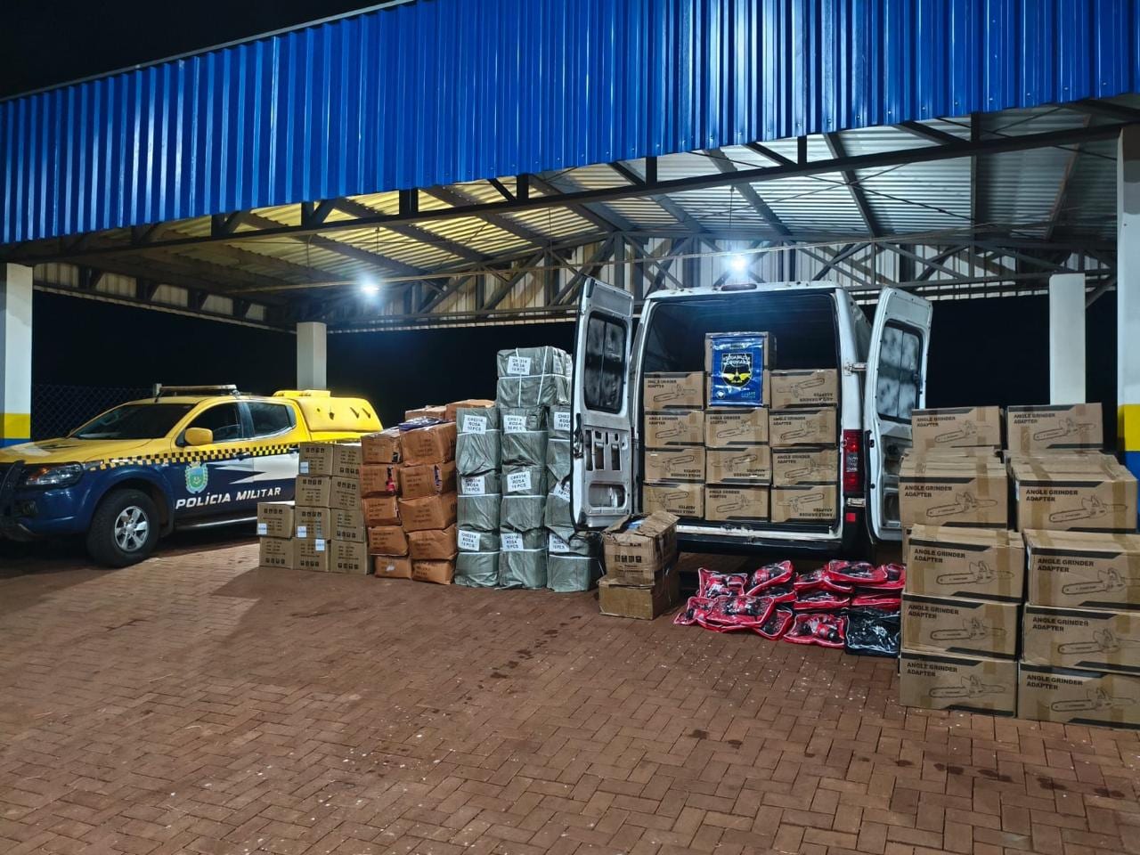 Maracaju: BPMRv apreende carga de mercadorias estrangeiras avaliada em quase R$ 180 mil na MS-162