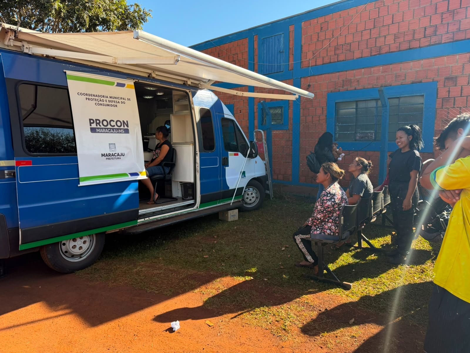 Procon de Maracaju leva cidadania e orientação à Aldeia Sucuri'y com serviços essenciais à comunidade.
