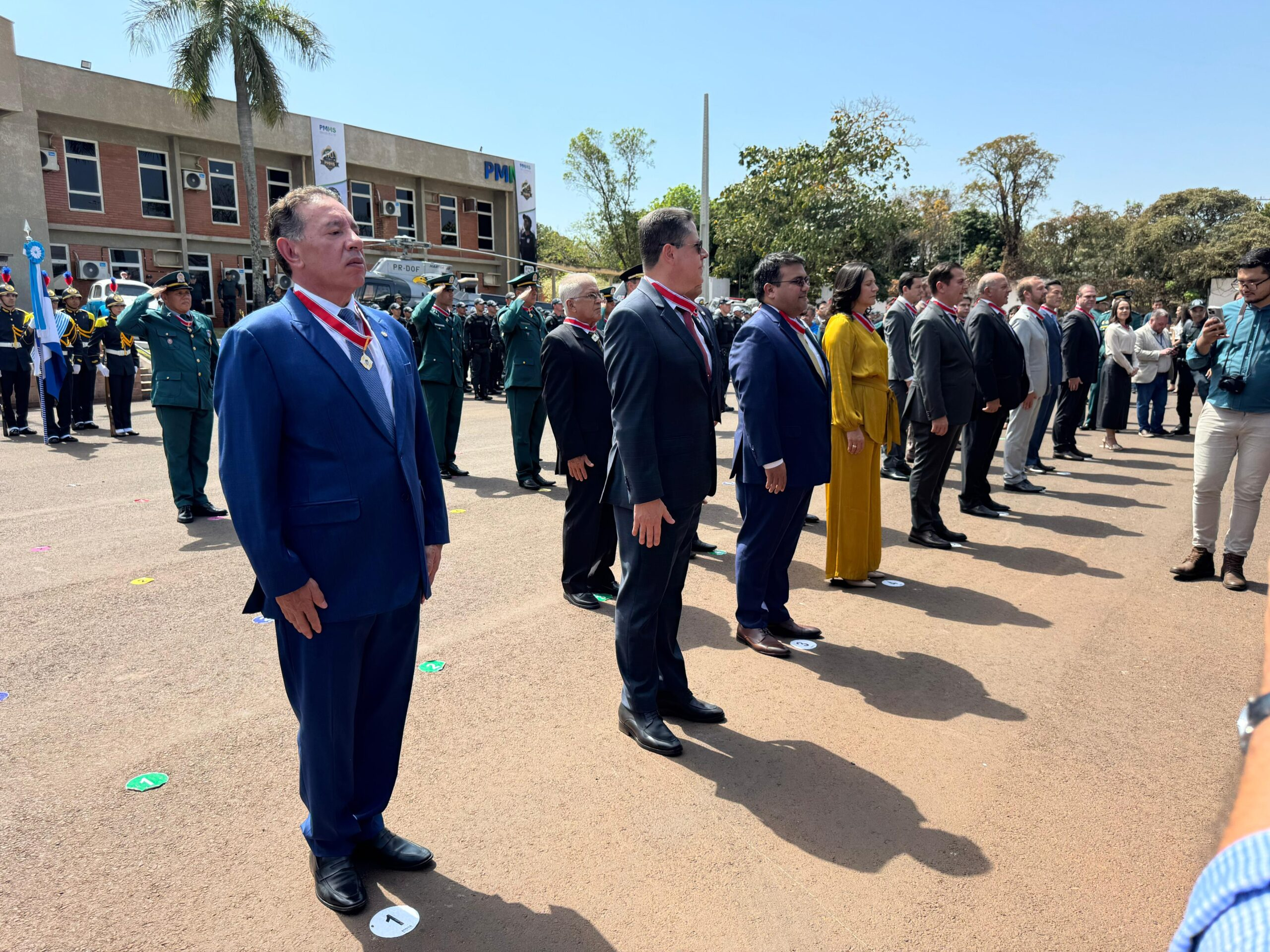 Gerson Claro recebe Medalha do Mérito e destaca disciplina e valores da Polícia Militar de MS