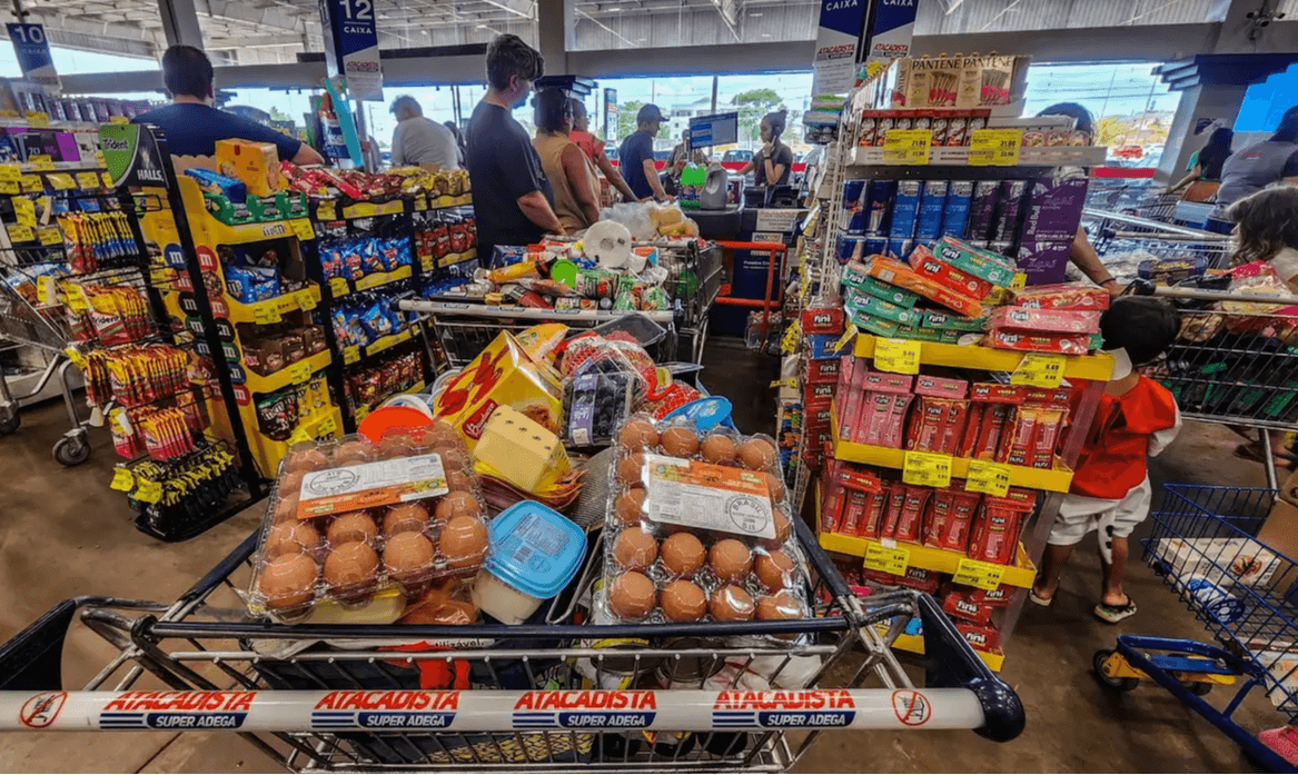 Consumo de alimentos cresce após proibição das bets no país, diz Abras