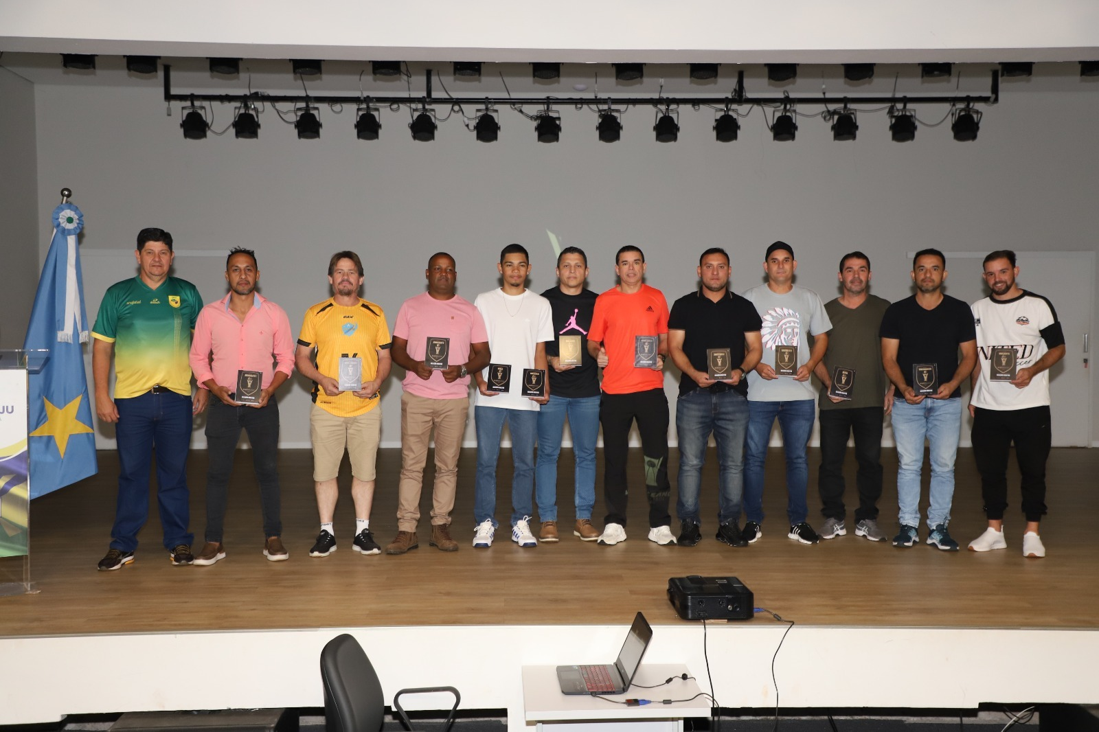 Campeonato Varzeano 2025 consagra campeões e valoriza talentos locais nas categorias Adulto e Master 40tinha