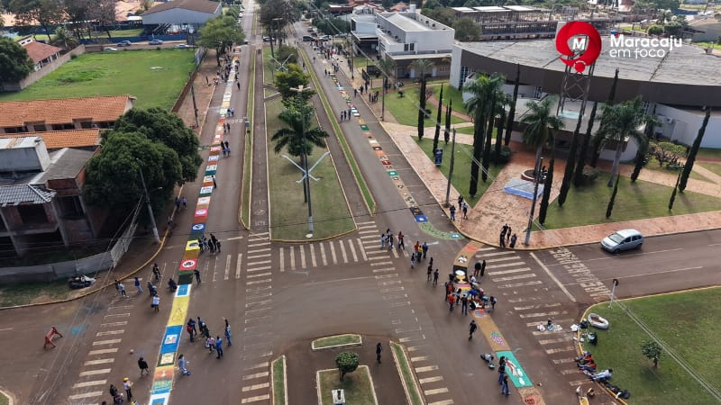 Fé e tradição unem fiéis na confecção dos tapetes de Corpus Christi em Maracaju