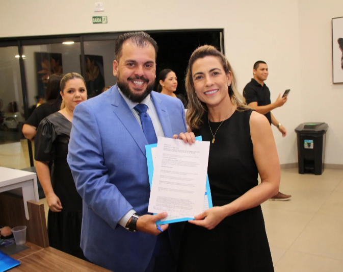 Vereador Robert Ziemann destaca parceria com senadora Soraya Thronicke e prefeito Marcos Calderan para construção de 109 casas populares em Maracaju