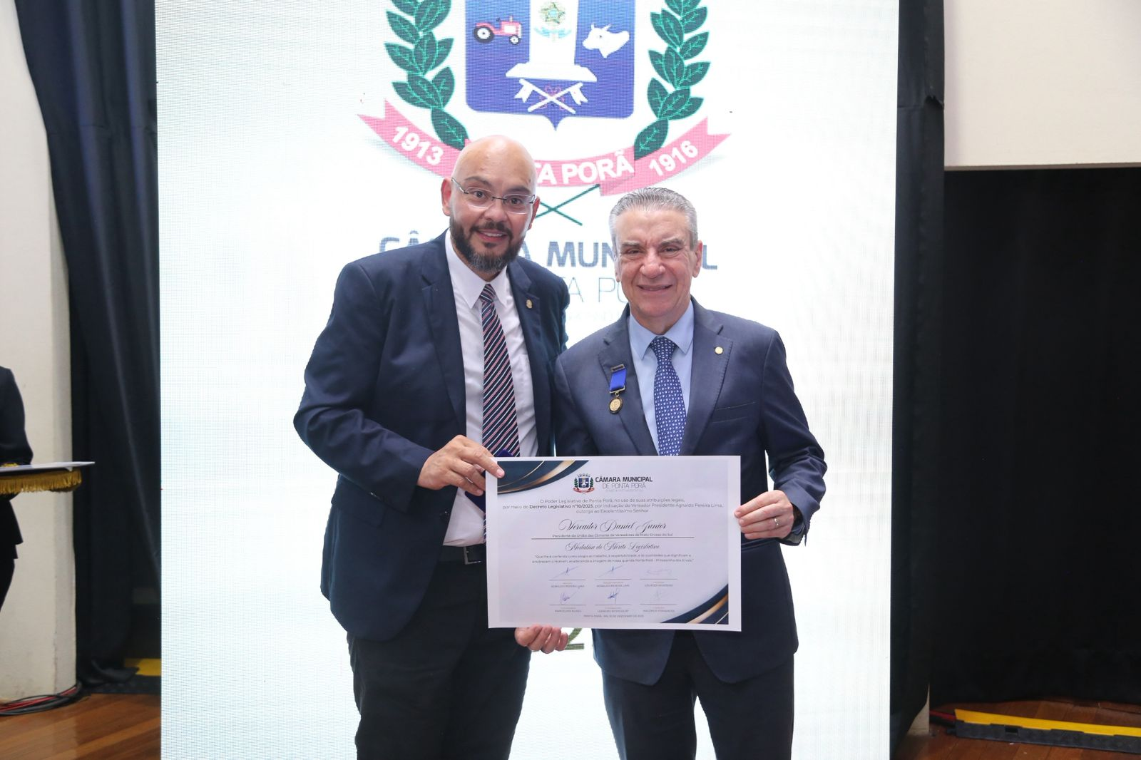 Paulo Corrêa recebe a Comenda do Mérito Legislativo da Câmara Municipal de Ponta Porã