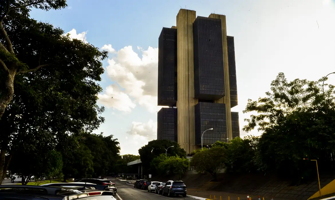 Mercado eleva previsão do PIB para 3,39% em 2024
