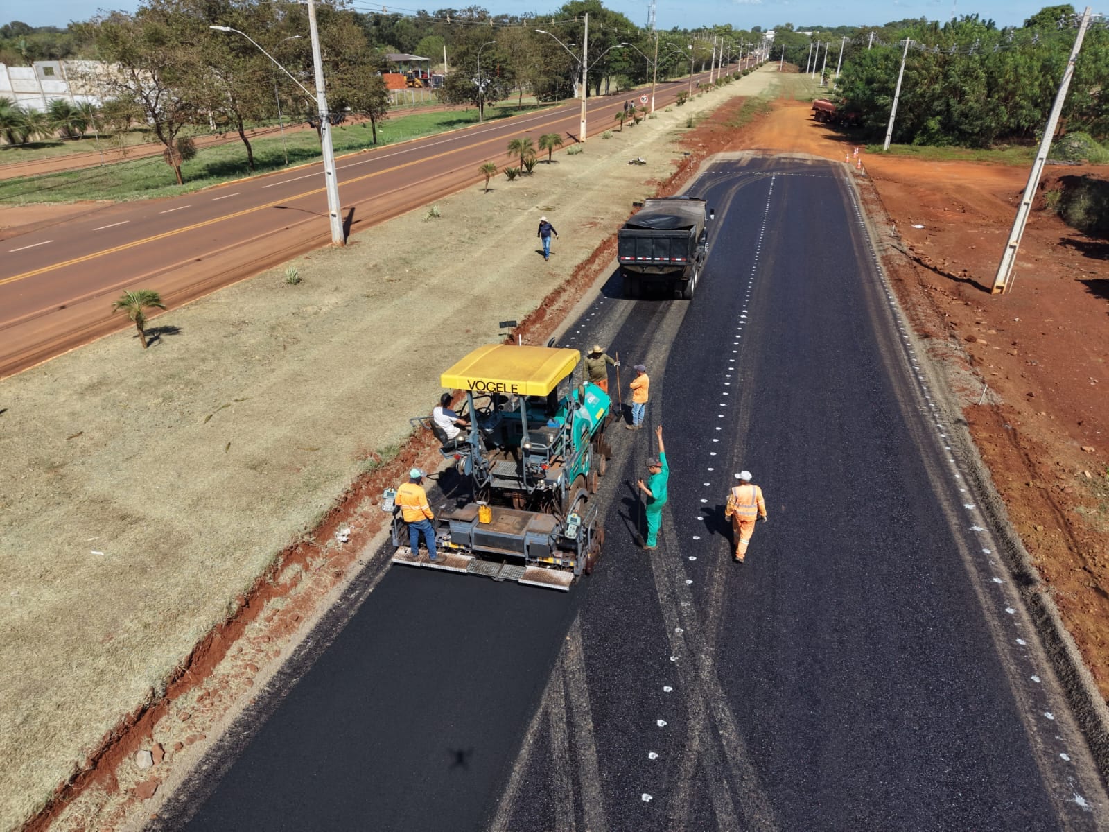 Prefeito Lucas Foroni inicia 2ª etapa das obras no Parque Industrial de Rio Brilhante com investimento de R$ 13,6 milhões.