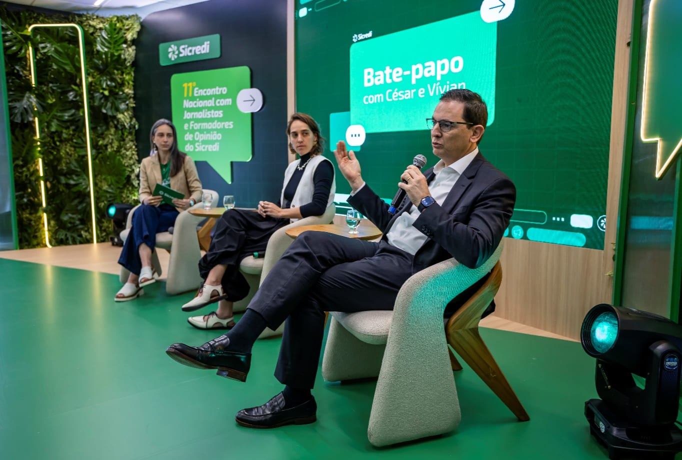 Sicredi promove debate sobre o impacto do cooperativismo no Bem-Estar Financeiro da sociedade