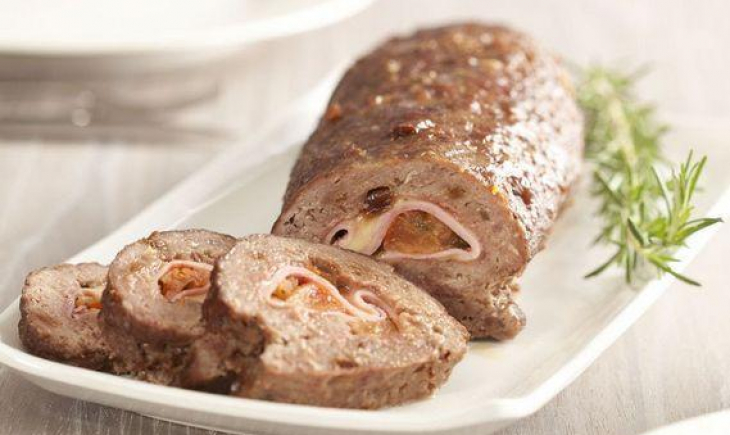 Receita de Rocambole de carne com presunto e queijo