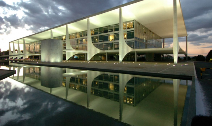 Auxílio emergencial de R$ 600 é prorrogado por mais dois meses