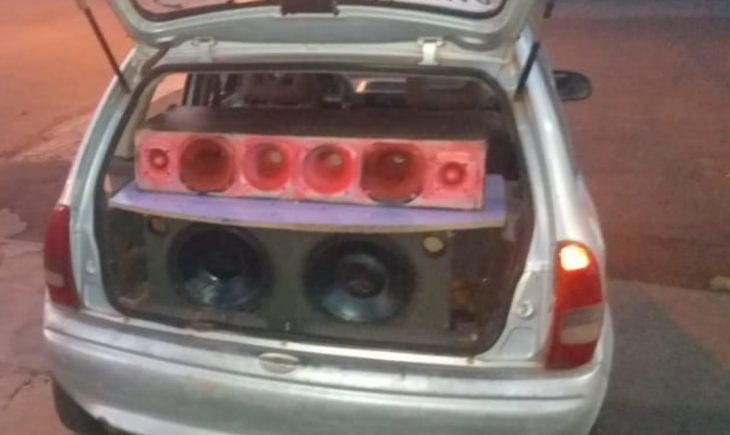 Polícia Militar de Maracaju recolhe veículo com som por perturbação de sossego
