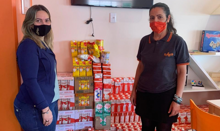 Leite arrecadado em parceria com Supermercados Estrela foram doados para crianças carentes. Saiba mais.