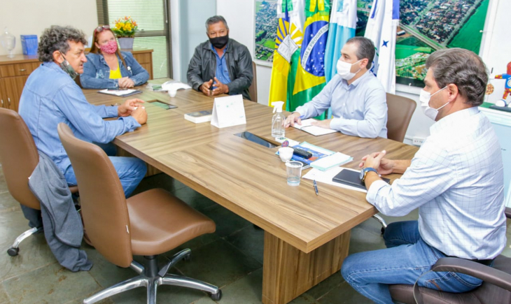Prefeito Marcos Calderan recebe Associação dos Moradores do Assentamento Canta Galo para discutir melhorias no atendimento à saúde da região.