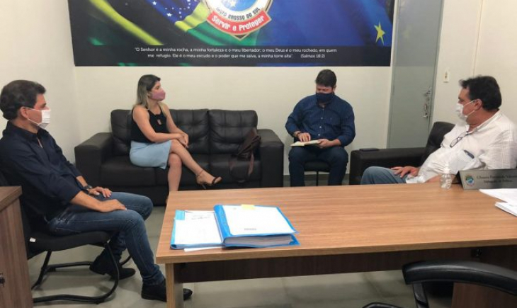 Prefeito Eleito Marcos Calderan e Vice-Prefeito Eleito Mauro Christianini visitam Delegada de Policia Civil Gláucia Fernanda Valério.
