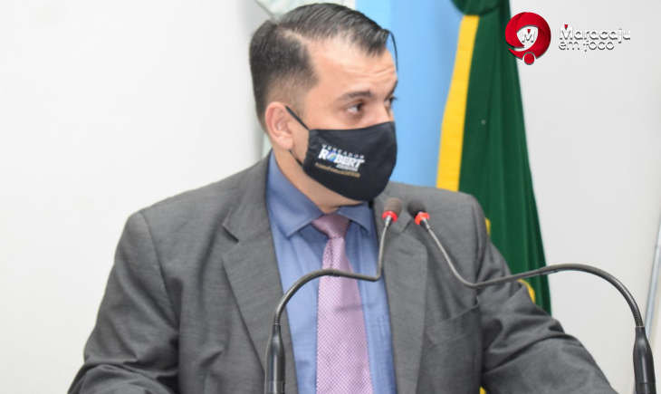 Robert parabeniza militares que salvaram vida de mulher que tentava suicídio