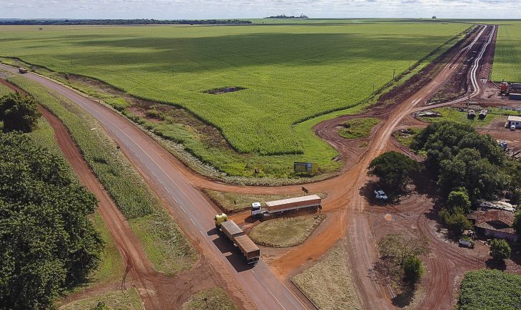 Obra de pavimentação da MS-166 avança, melhorando a logística em direção à Bioceânica