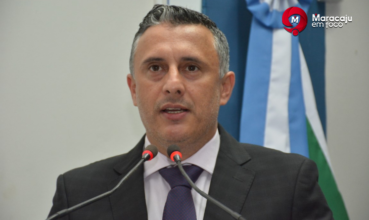 Vereador Rener Barbosa pede que município adquira aspiradores para agilizar trabalho de limpeza urbana.