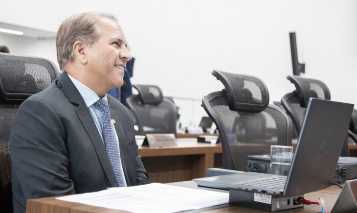 Apoio de peso: Eduardo Bolsonaro parabeniza projeto de Coronel David, que reconhece CACs como atividade de risco