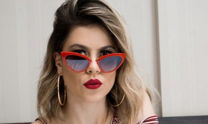 Atriz pornô quer um gênio da lâmpada para pedir namorado