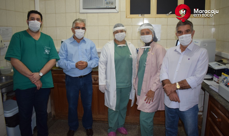 Laboratório do Hospital de Maracaju conta com profissionais capacitados, aparelhos de alta tecnologia e capazes de realizar até 80 exames por hora.