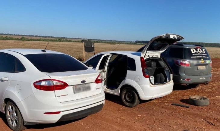 Ford Fiesta com mais de cem quilos de maconha foi apreendido pelo DOF em Maracaju. Saiba mais.