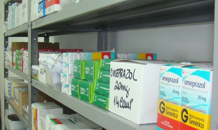 Visando evitar aglomerações, Decreto Municipal determina que farmácias somente poderão atender pela “janela de plantão” e disk entrega.