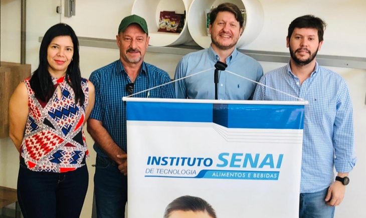 Secretário de Desenvolvimento Econômico Frederico Felini visita SENAI para parceria e discussão de conservação da laranja azeda. Leia.