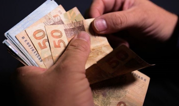 Sextou: servidores do Estado já podem sacar os salários de junho