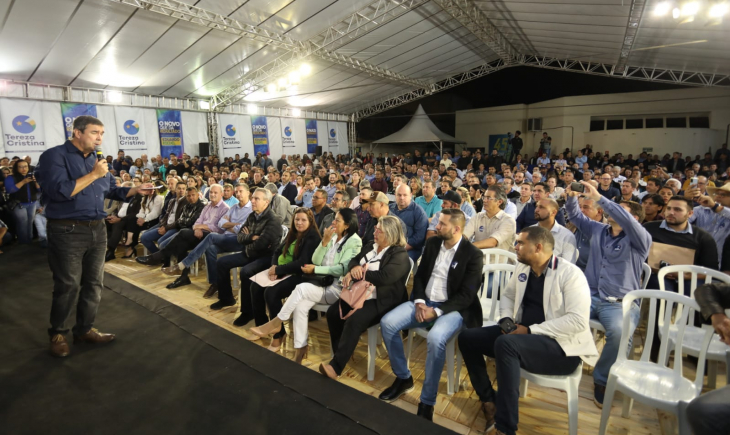 Ato em apoio a Riedel reúne 500 vereadores dos 79 municípios do Estado na Capital