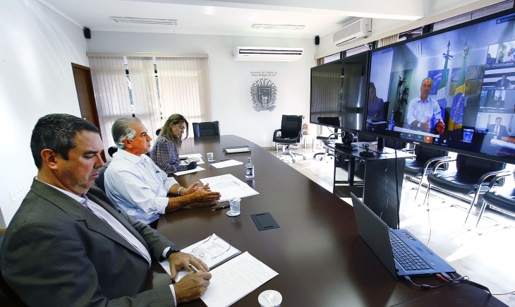 Governadores pedem renda básica para todos os brasileiros