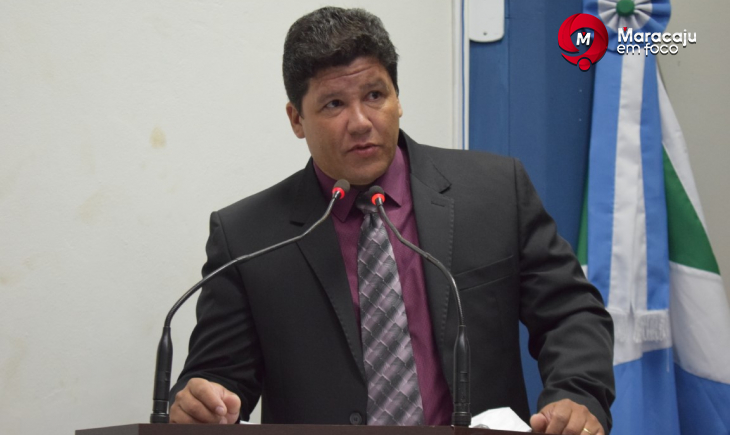 Vereador Luciano França pede melhorias no serviço de coleta de lixo.