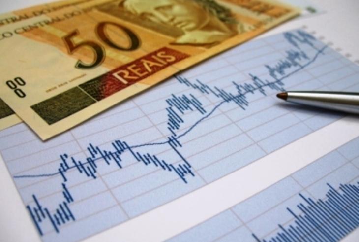 Pela 1ª vez, economistas estimam inflação acima do teto da meta em 2015
