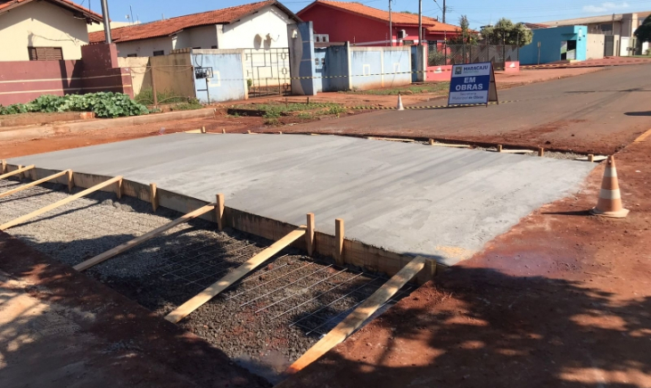 Para reforçar segurança no trânsito, Prefeitura de Maracaju inicia instalação de Traffic Calming em frente às Escolas e CIEI’s