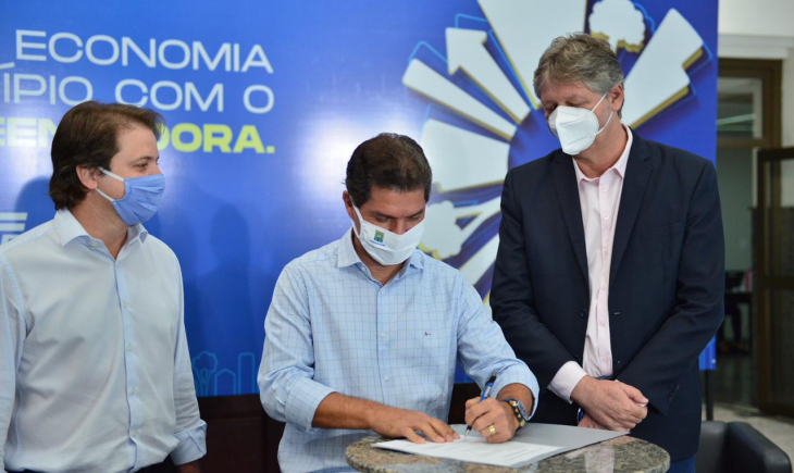 Em Campo Grande, Prefeito Marcos Calderan assina adesão ao “Cidade Empreendedora”.