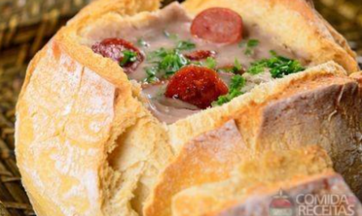 Receita de Caldo de feijão carioca no pão italiano