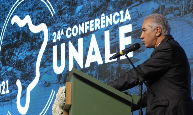 Com 87 plataformas digitais, governador defende Estado moderno e inovador durante conferência