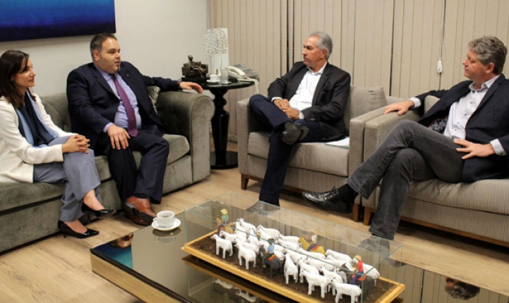 Cônsul de Luxemburgo conversa com Reinaldo Azambuja sobre investimentos em MS