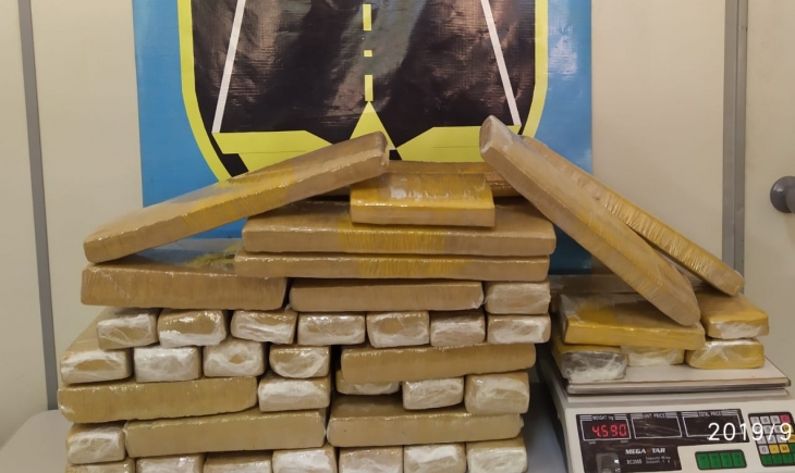 Adolescente é apreendida com mais de 50 kg de droga em rodovia de Maracaju. Leia.