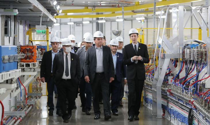 Bolsonaro inaugura linha de luz do acelerador de partículas Sirius