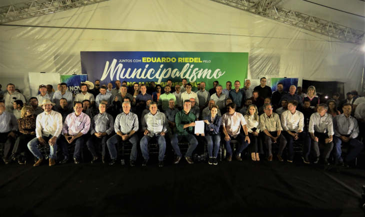 Lealdade e Compromisso: 71 prefeitos de MS assinam carta em ato de apoio à pré-candidatura de Eduardo Riedel