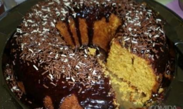 Receita de Bolo de cenoura com cobertura de chocolate