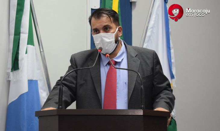 Presidente da Câmara Robert Ziemann pede que Escola Coronel Lima de Figueiredo tenha o método de ensino cívico-militar. Leia e assista.