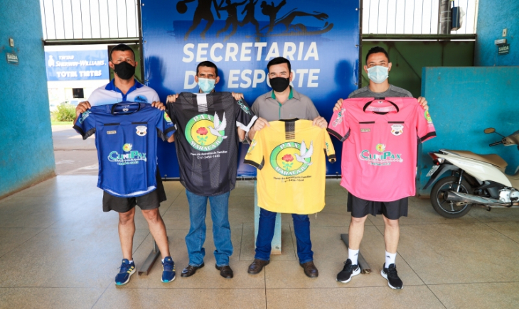 Com apoio da iniciativa privada, Arbitragem de Maracaju ganha uniformes com o objetivo de fortalecer o Futebol Amador.