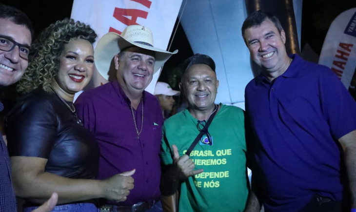 Em Três Lagoas, Riedel encerra giro pelo Bolsão recebendo homenagem e ouvindo lideranças