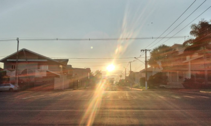 Previsão é de temperatura máxima de 27 graus nesta quinta-feira.