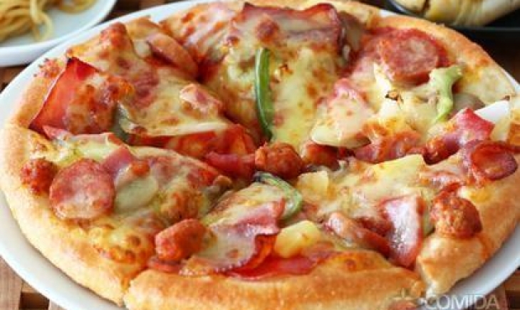 Receita de Pizza de bacon com ovos