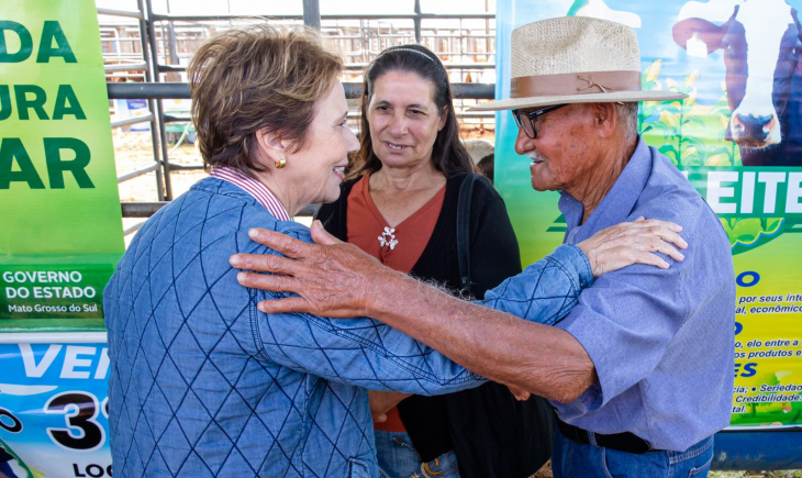 Tereza Cristina e Agraer entregam inscrição do Cadastro Nacional da Agricultura em São Gabriel do Oeste