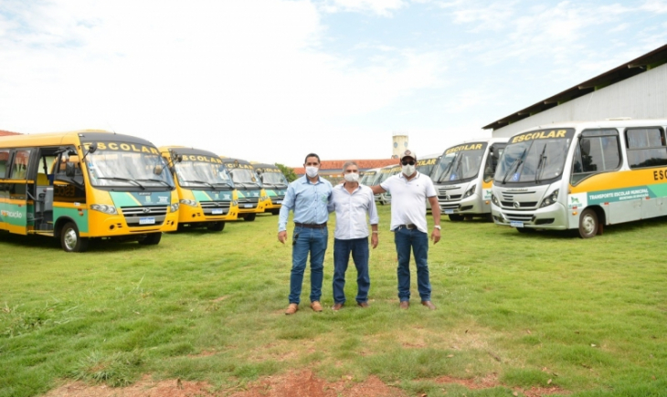 Transporte Escolar de Maracaju recebe onze novos ônibus. Saiba mais.