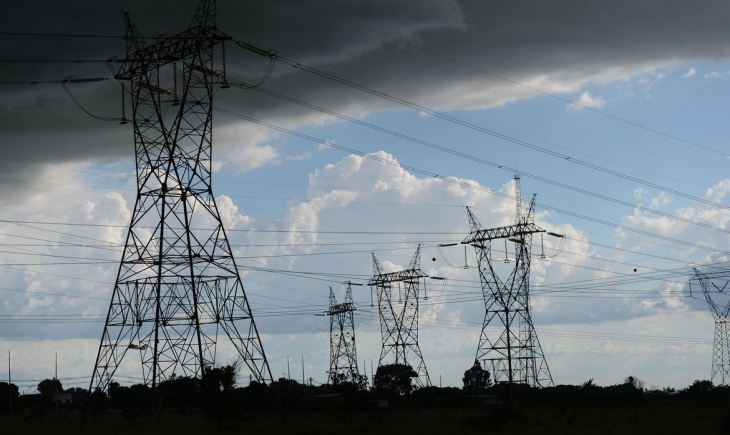 Cortes no fornecimento de luz por inadimplência são suspensos por 90 dias.