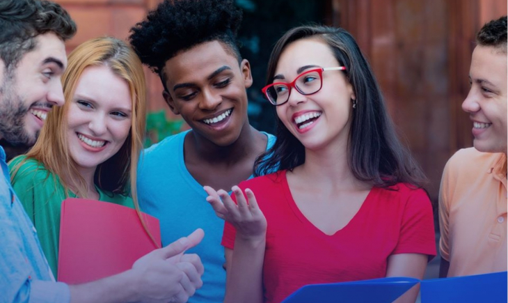 Com oportunidade de falar idioma fluentemente, Qualifica Cursos traz o Curso Inglês Teens para Maracaju.